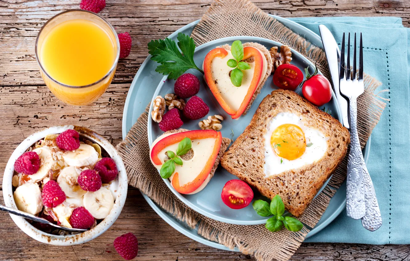 Фото обои ягоды, малина, еда, завтрак, сыр, банан, апельсиновый сок, бутерброды