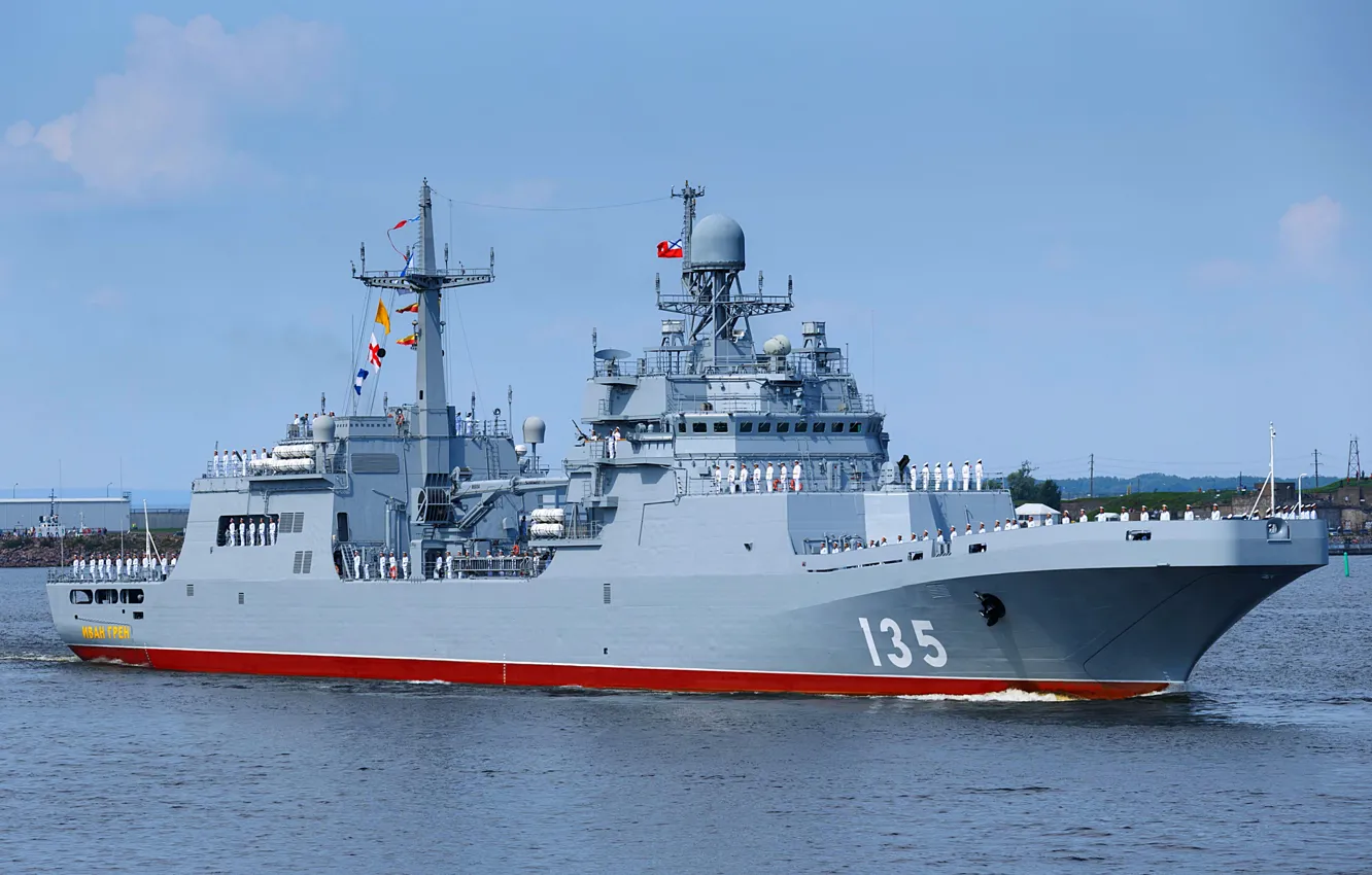 Фото обои корабль, десантный, Балтика, Парад, Иван Грен, проект 11711
