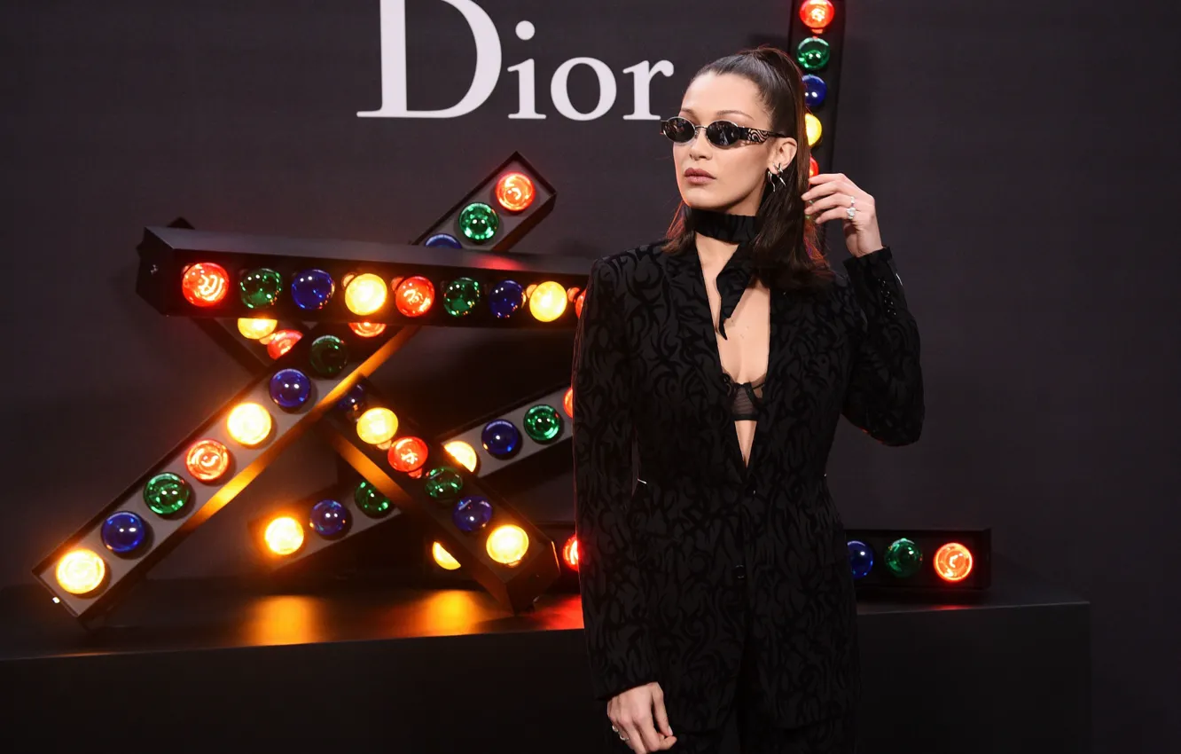 Фото обои модель, очки, Dior, Bella Hadid