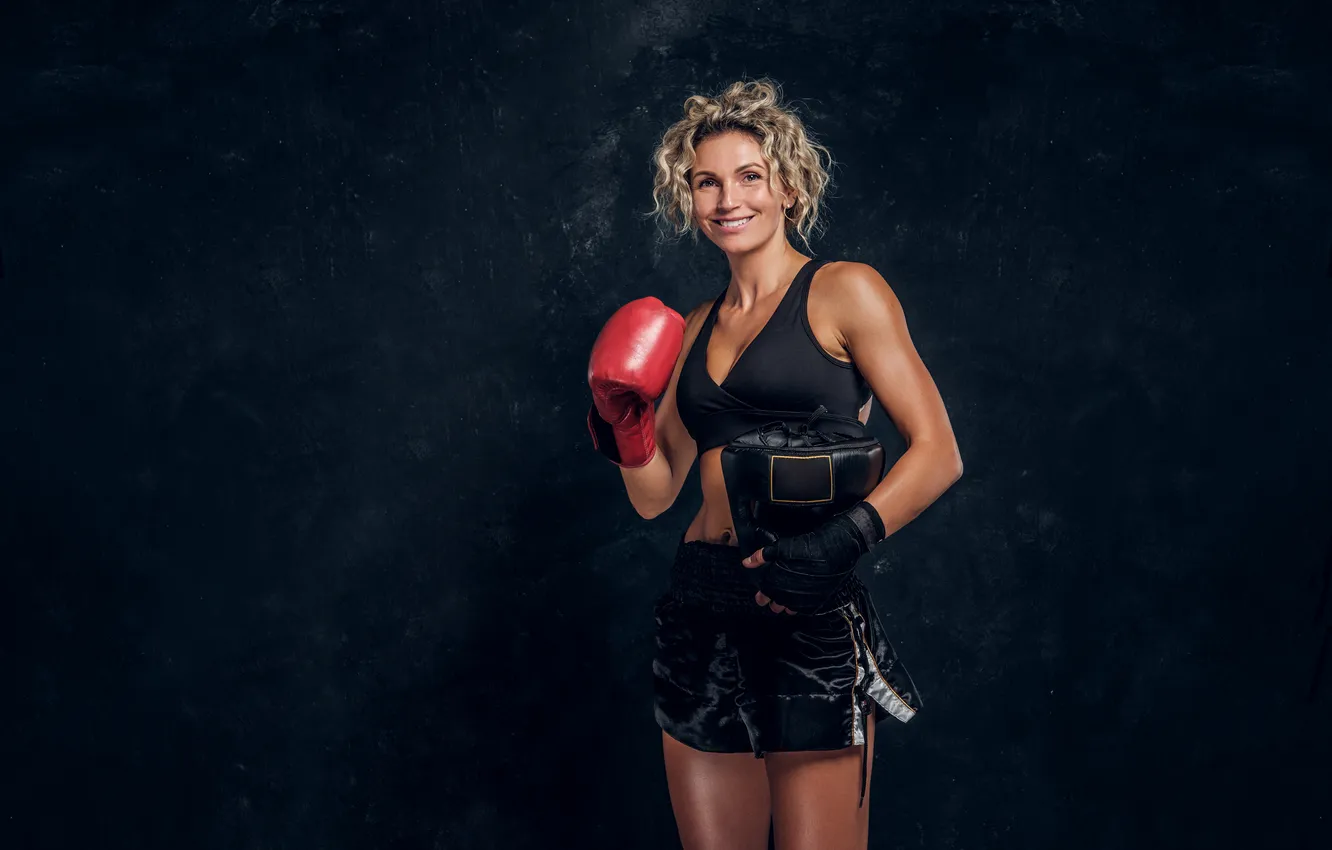 Фото обои photographer, smiling, female, posing, boxer, happy