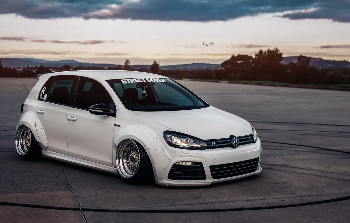 Фото обои volkswagen, white, tuning, bbs, low, stance, dropped, vag