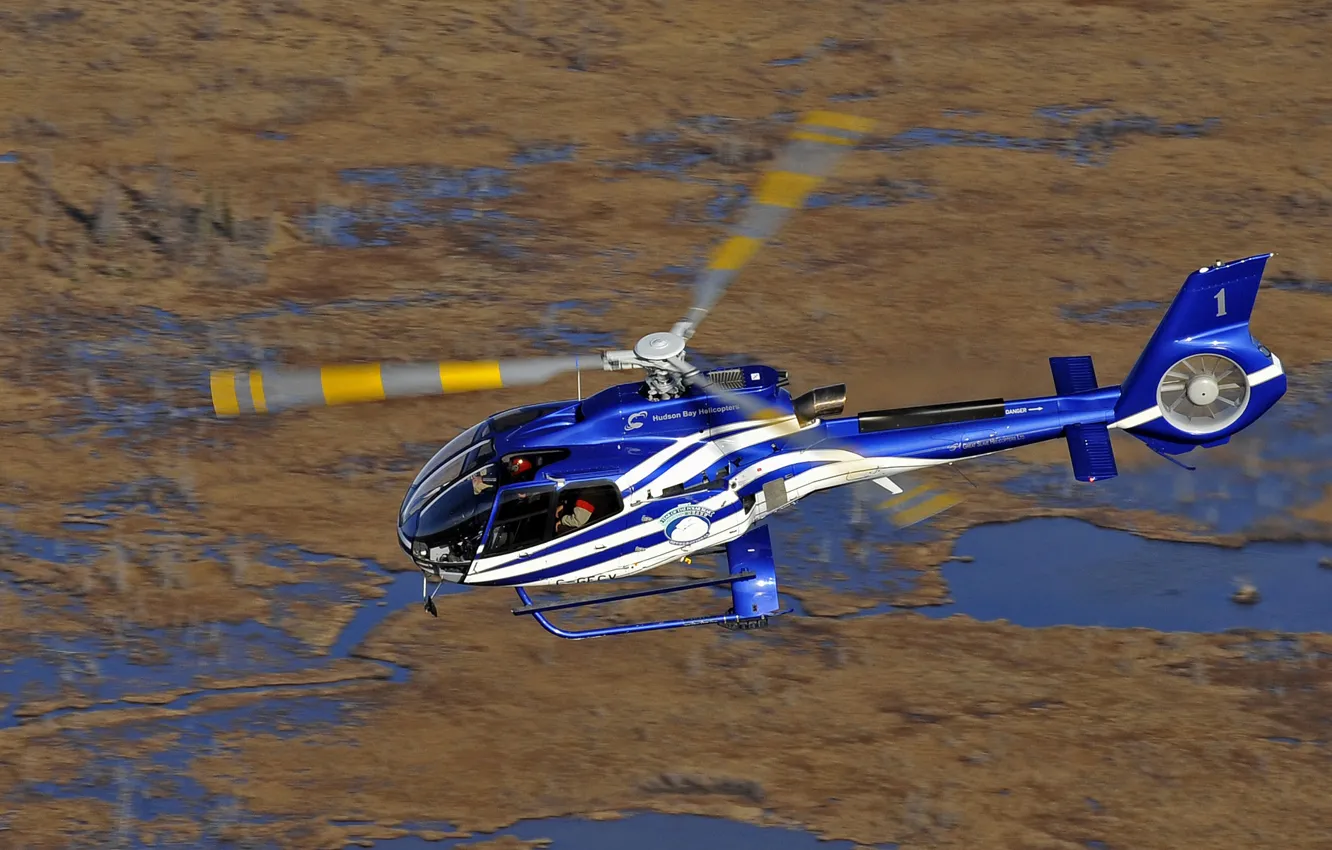 Фото обои земля, полёт, вертолёт, лопасти, Eurocopter, одномоторный, лёгкий, EC130