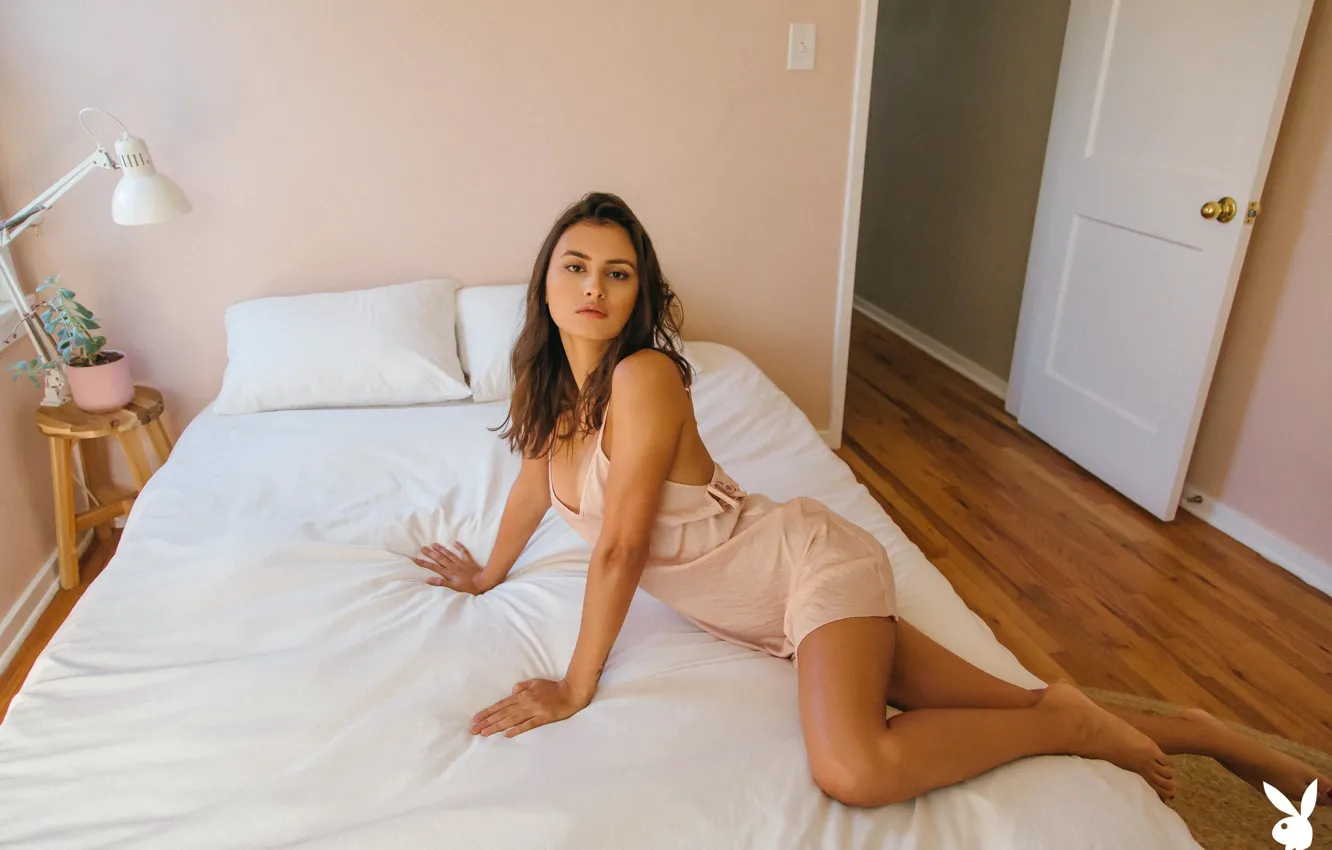 Фото обои playboy, girl, legs, beautiful, pretty, bed