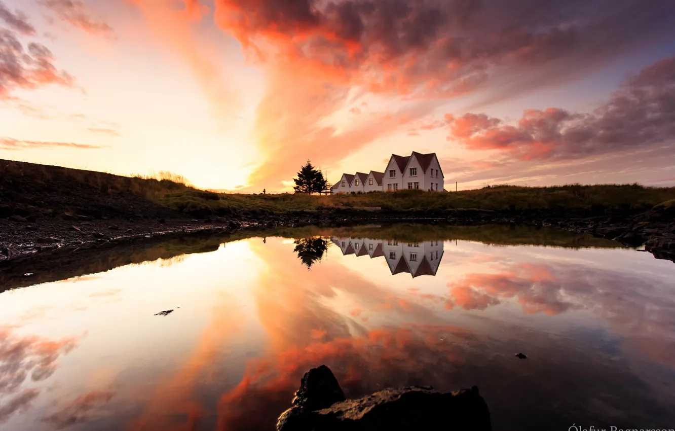 Фото обои вода, облака, отражения, закат, дома, вечер, Исландия