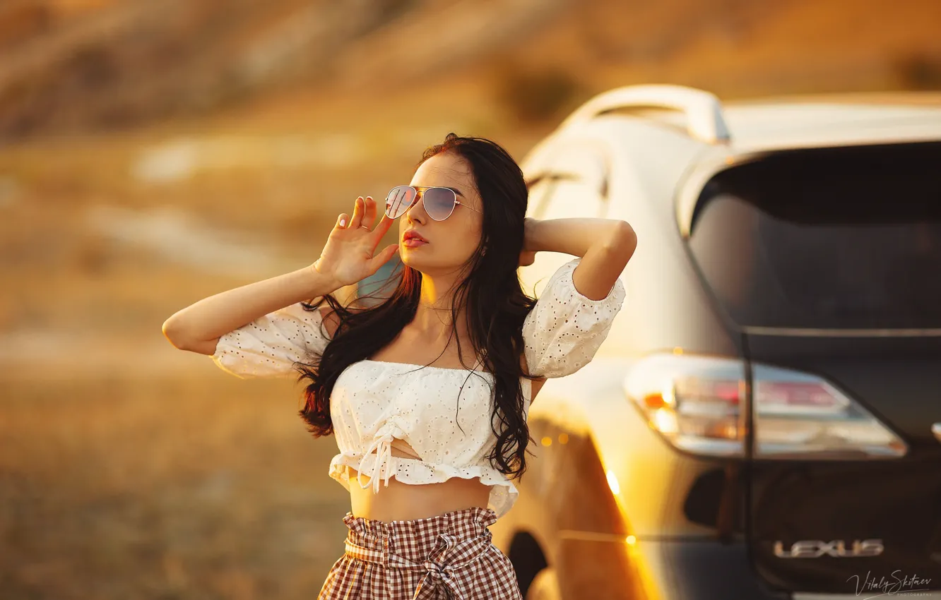 Фото обои car, Lexus, girl, photo, photographer, model, brunette, shirt