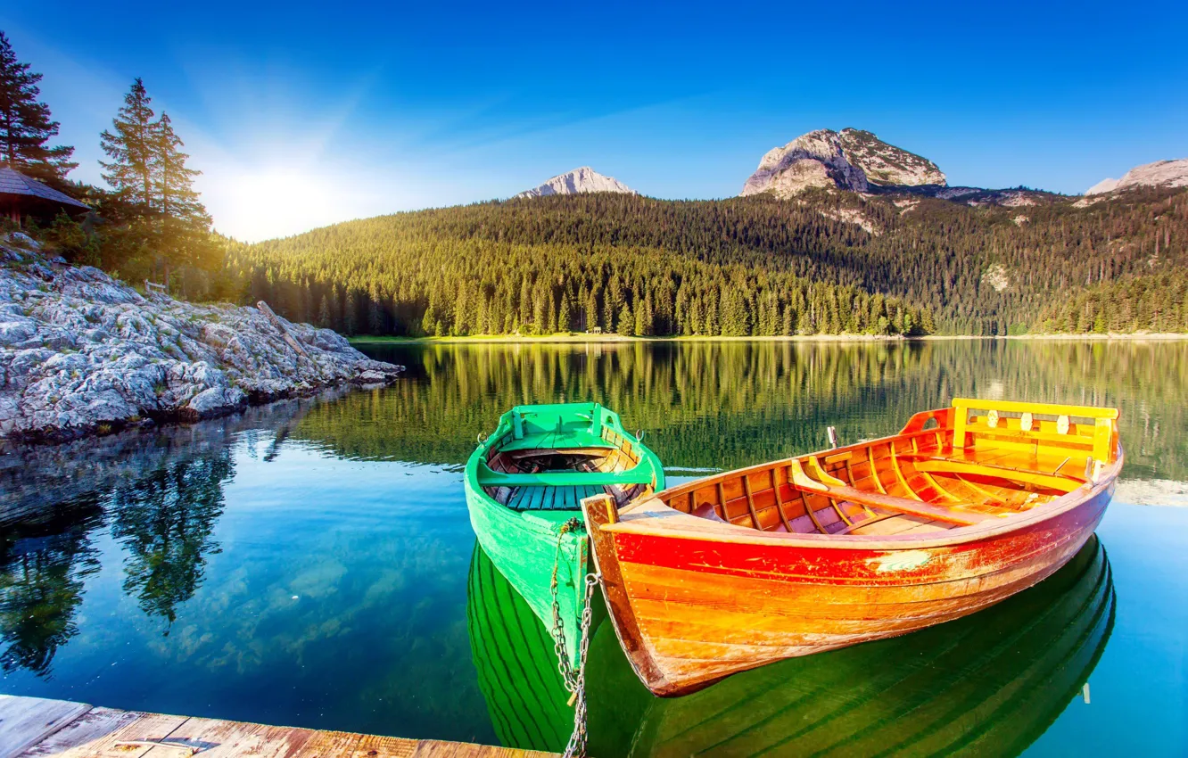 Фото обои лес, пейзаж, горы, озеро, лодки, утро