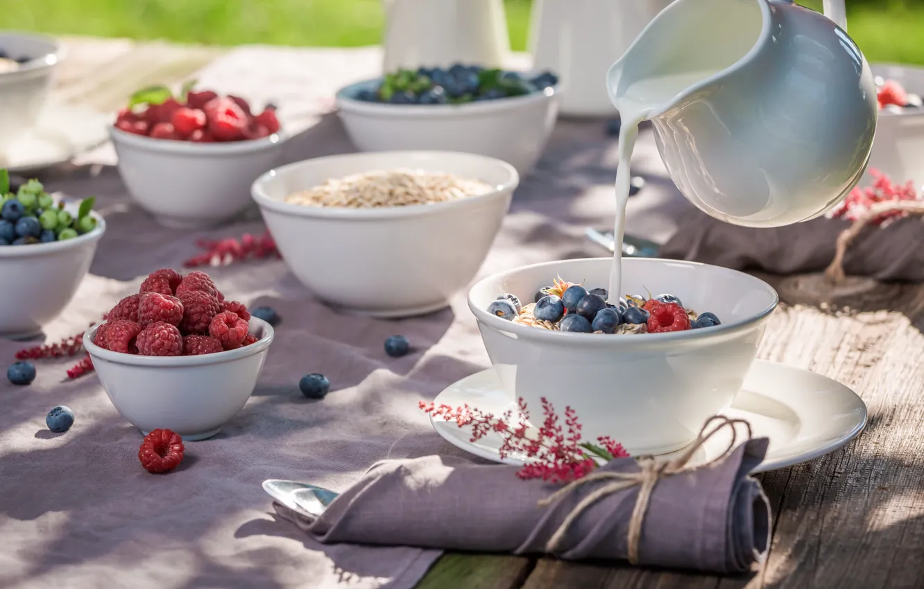 Фото обои ягоды, завтрак, молоко, wood, гранола