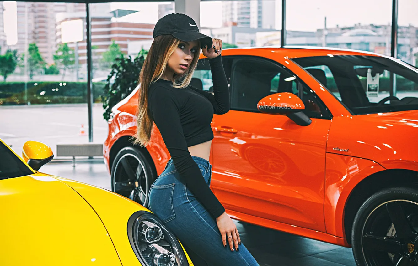 Фото обои car, girl, jeans, look, cute, long-haired, baseball cap