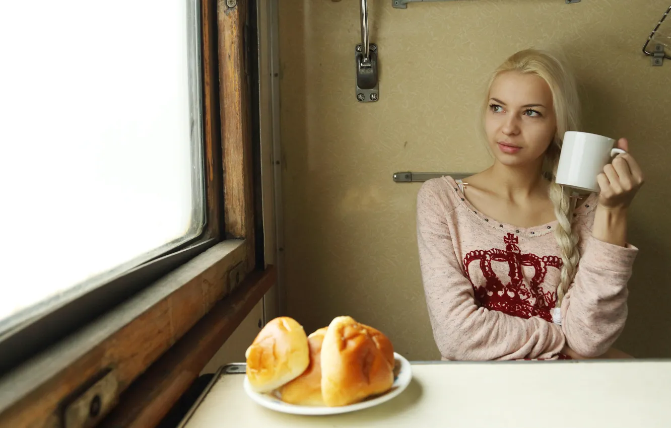 Фото обои train, look, blonde