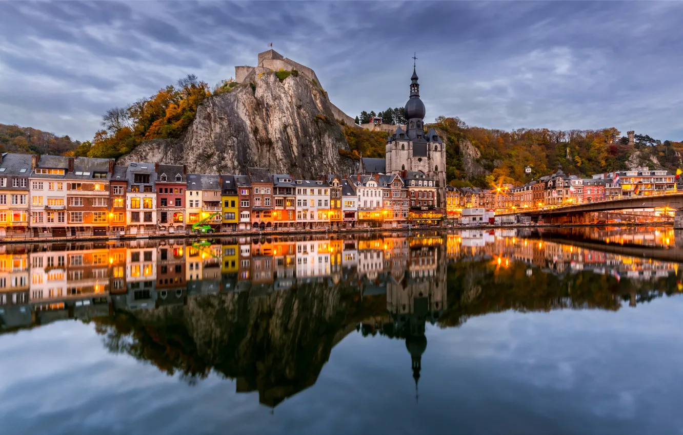 Фото обои горы, мост, отражение, река, здания, церковь, панорама, Бельгия