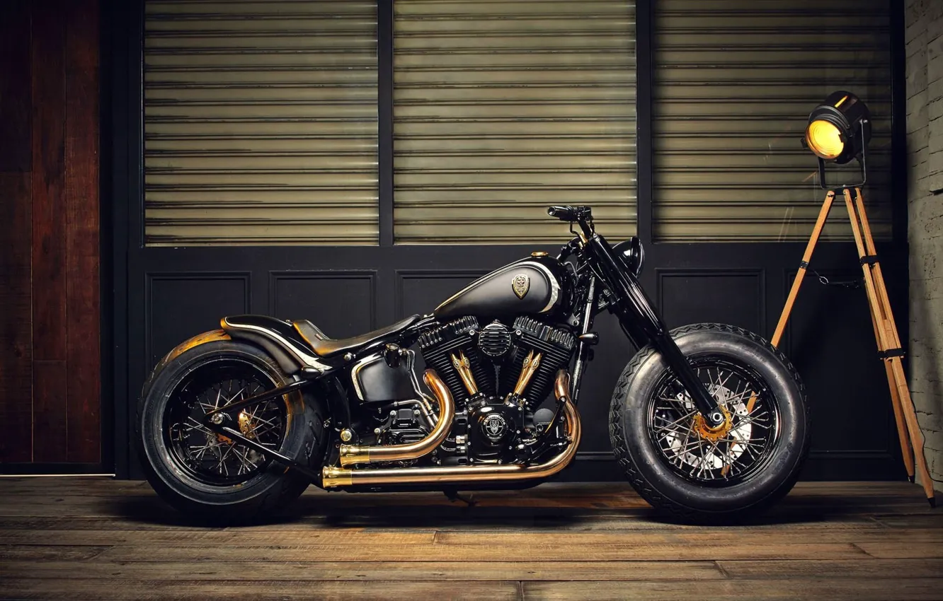 Мотоцикл боббер Harley Davidson