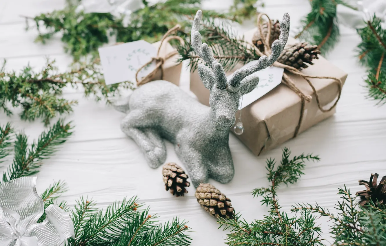 Фото обои украшения, елка, Новый Год, Рождество, подарки, Christmas, шишки, wood