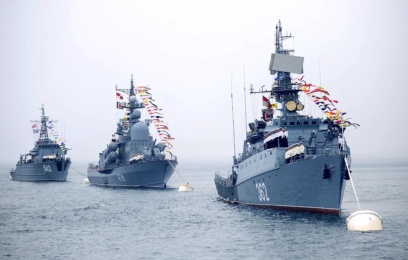 Фото обои корабли, парад, вмф, флаги расцвечивания