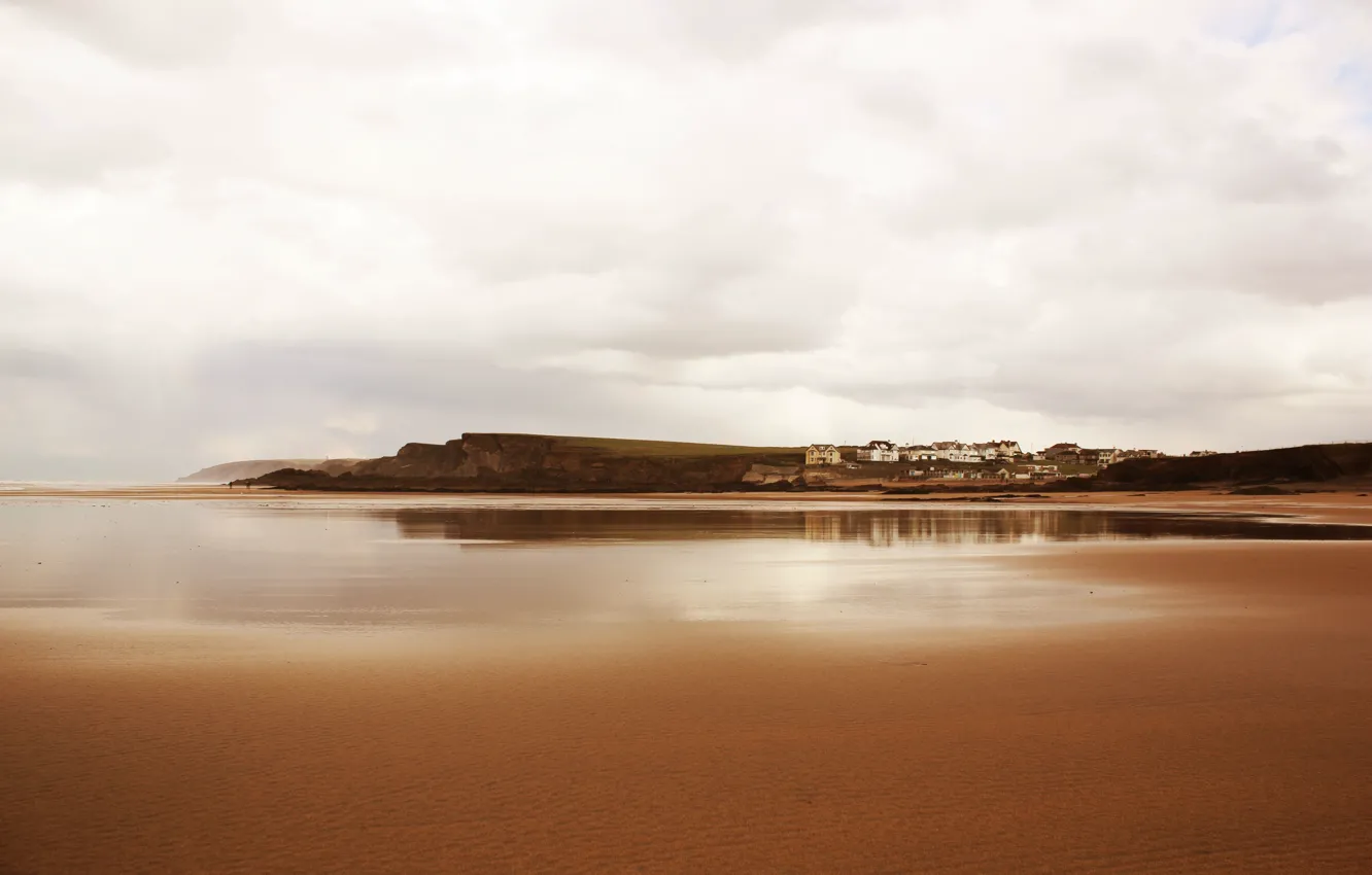 Фото обои beach, water, clouds, hills, sand, houses, shore, bank
