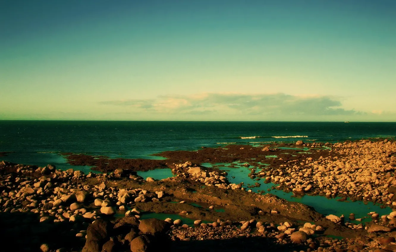 Фото обои камни, берег, горизонт