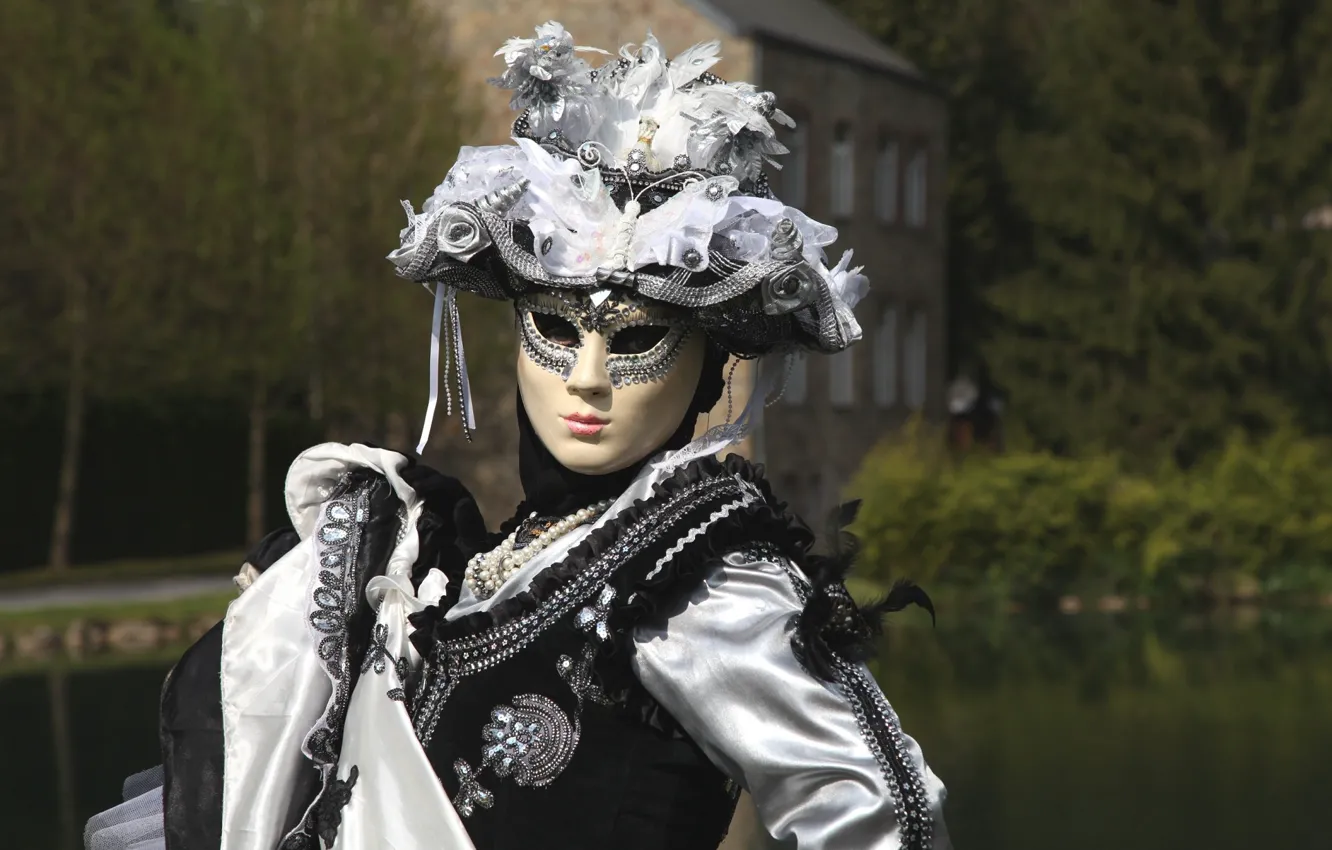 Фото обои украшения, шляпа, платье, маска, карнавальный костюм