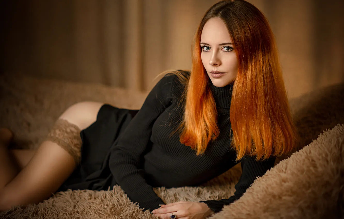 Фото обои взгляд, девушка, поза, чулки, рыжая, рыжеволосая, длинные волосы, Станислав Максимов