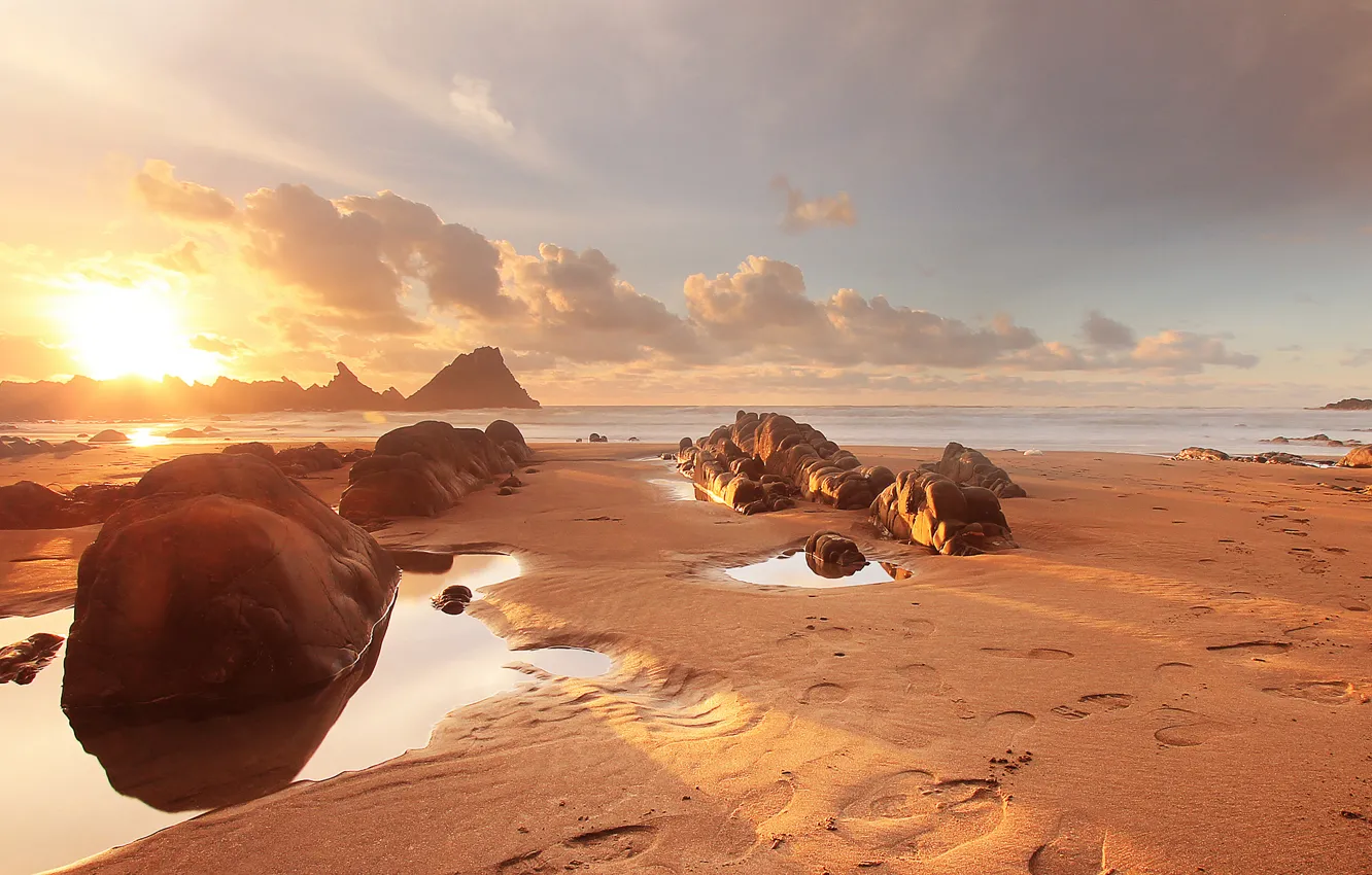 Фото обои песок, пляж, пейзаж, природа, камни, океан, утро