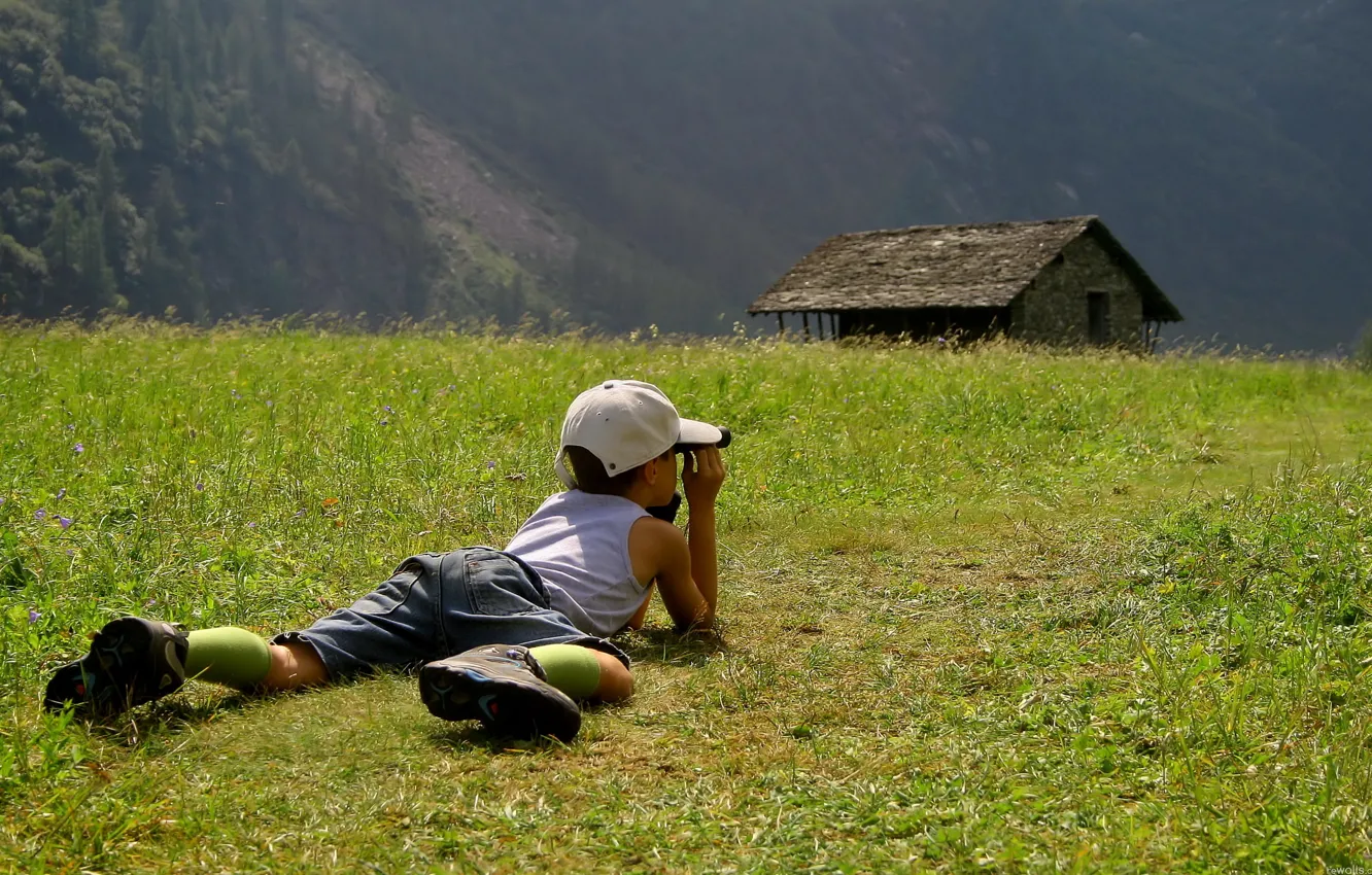 Фото обои поле, трава, природа, дети, настроения, мальчик, кепка