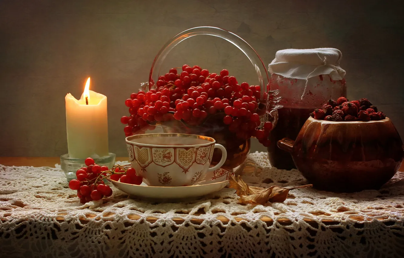 Фото обои лист, ягоды, стол, свеча, плоды, шиповник, чашка, банка