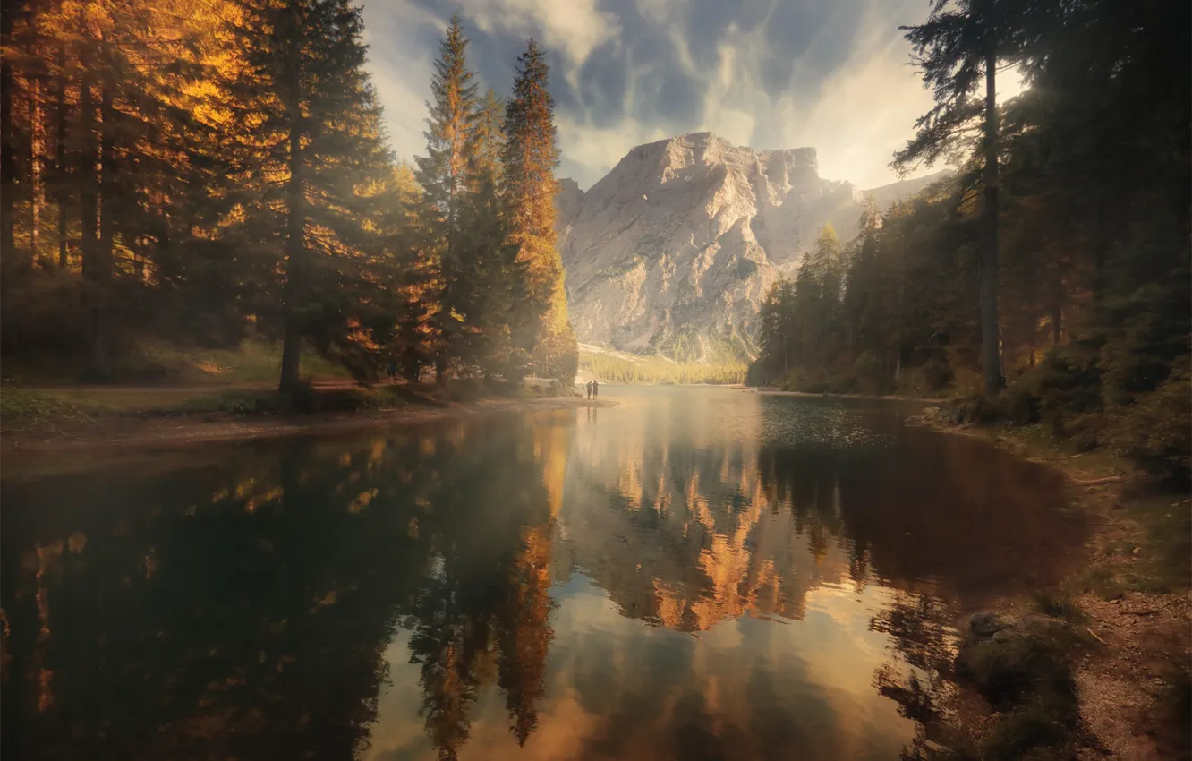 Фото обои вода, деревья, озеро, люди, скалы, Природа, Михалюк Сергей