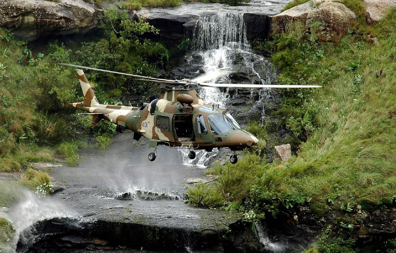 Фото обои трава, камни, водопад, вертолёт, ЮАР, ласточка, многоцелевой, Agusta