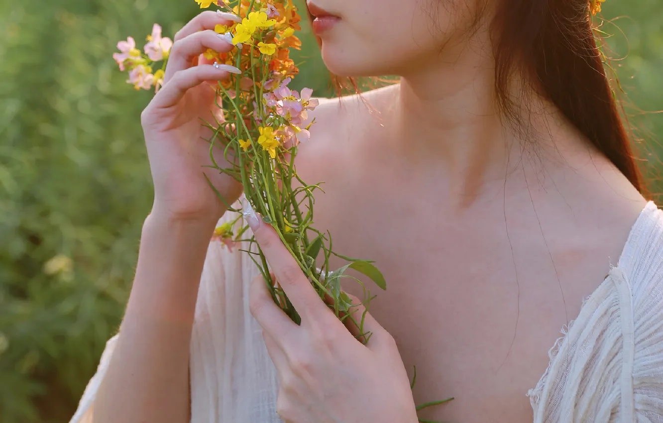 Фото обои Asian, Model, Flowers, Woman, Bouquet, Japanese, Outdoor, Close Up