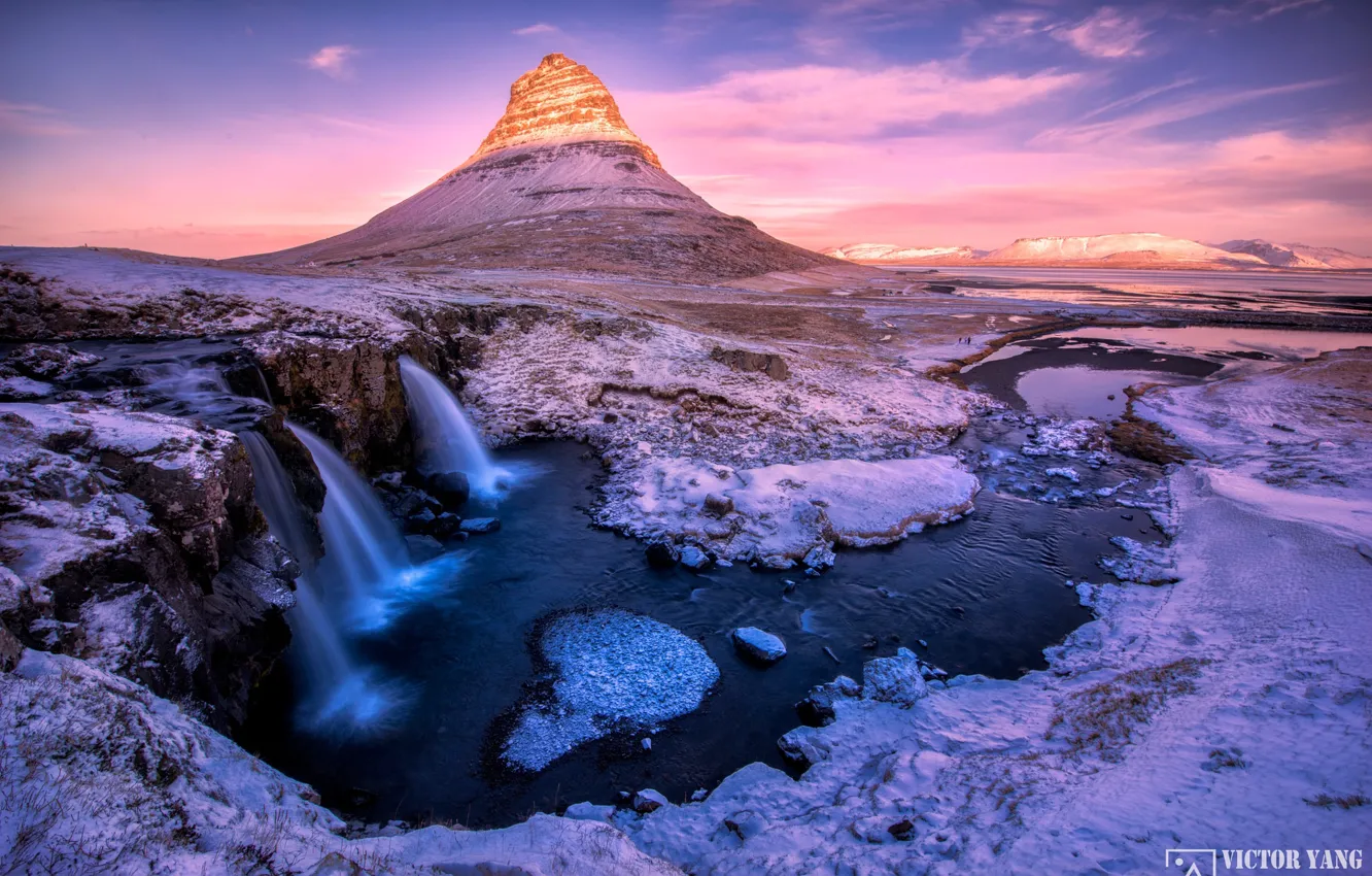 Фото обои зима, небо, свет, снег, река, краски, водопады, гора Kirkjufell