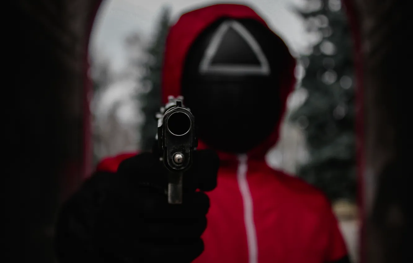 Фото обои Gun, Mask, Squid Game