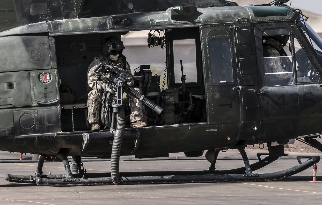 Фото обои оружие, армия, солдат, CH-146 Griffon helicopter