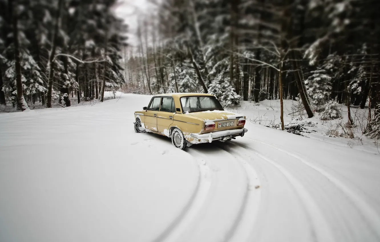 Фото обои Lada, winter, VAZ 2103