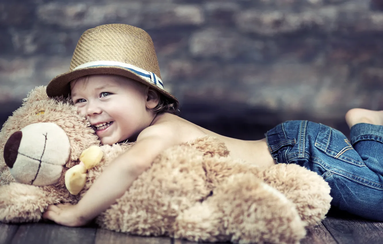 Фото обои дети, улыбка, игрушка, ребенок, шляпа, мальчик, мишка, плюшевый