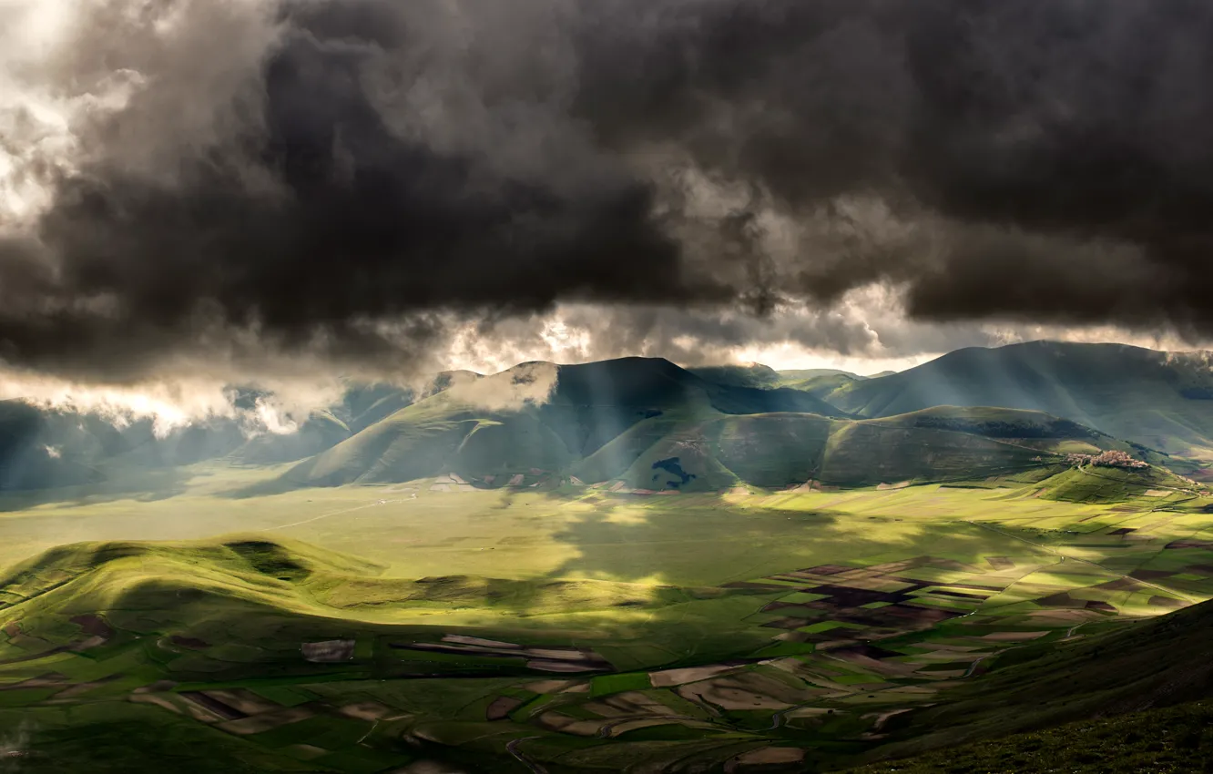 Фото обои солнце, облака, горы, буря, sunshine, storm, Долина, mountains