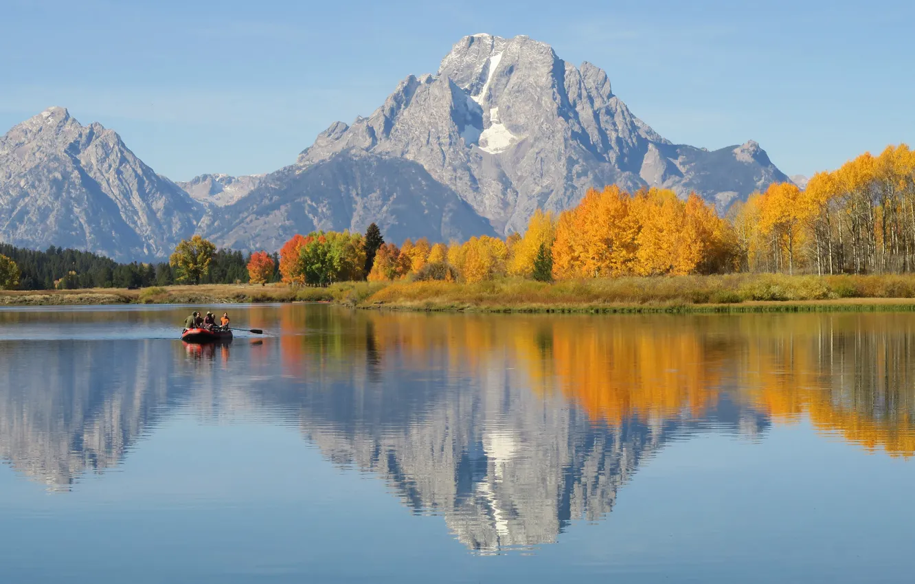 Фото обои осень, деревья, горы, лодка, Вайоминг, США, Гранд-Титон, Grand Teton National Park
