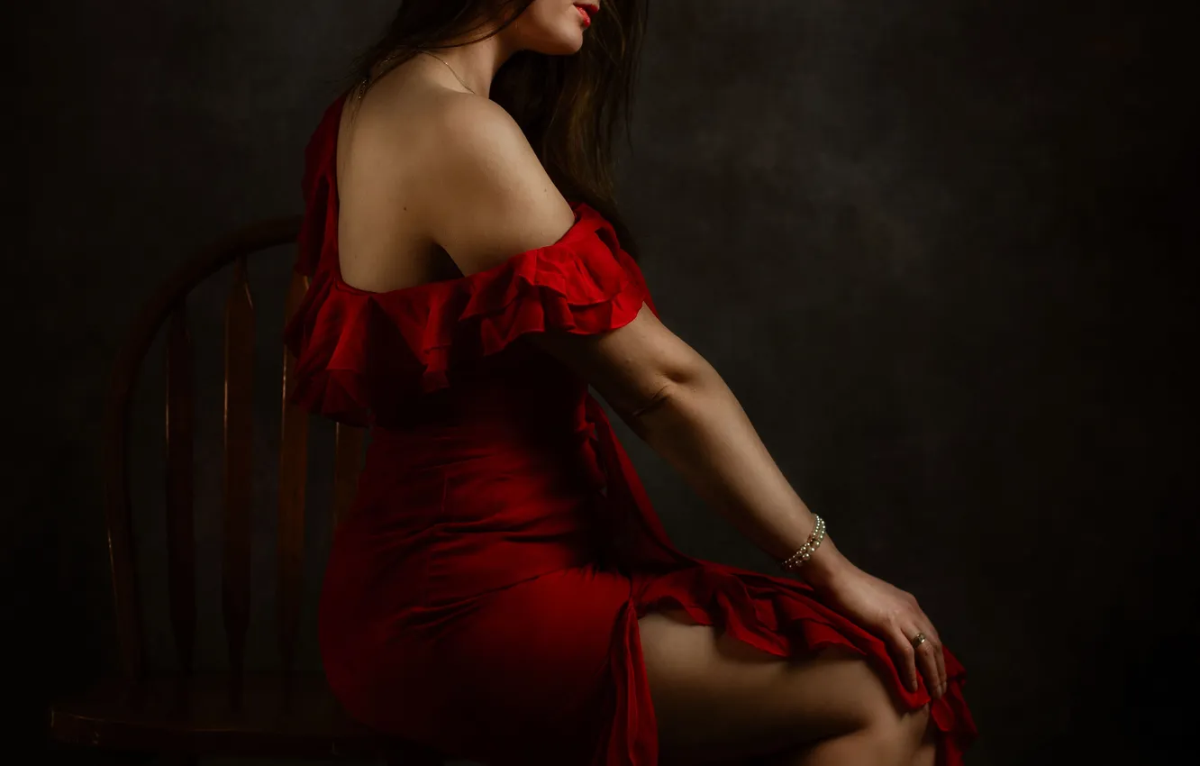 Фото обои ноги, платье, стул, сидит