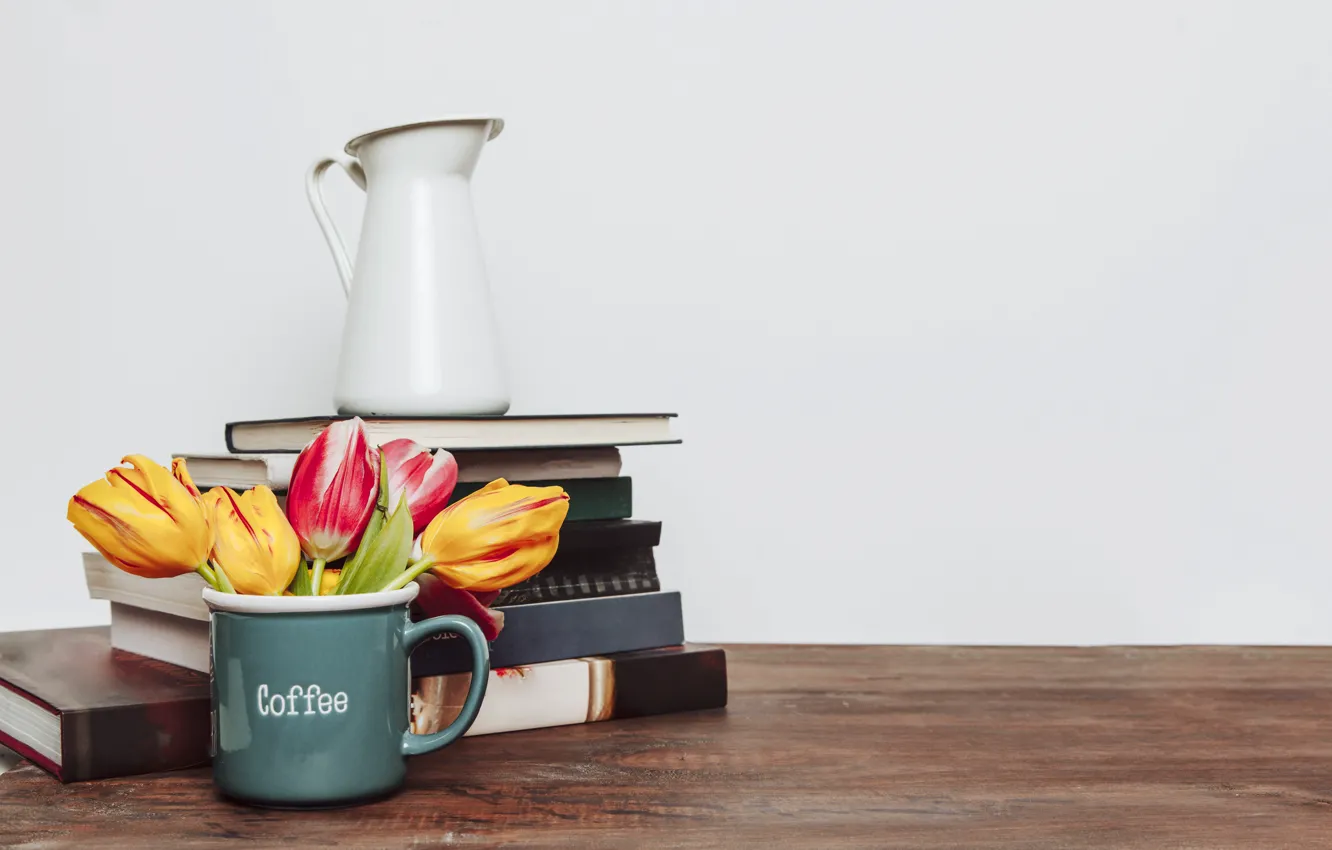 Фото обои цветы, книги, букет, colorful, кружка, тюльпаны, flowers, romantic