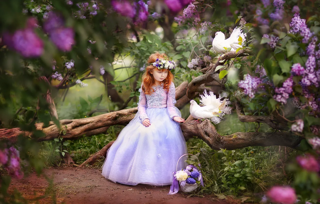 Фото обои цветы, птицы, ветки, настроение, весна, платье, голуби, девочка