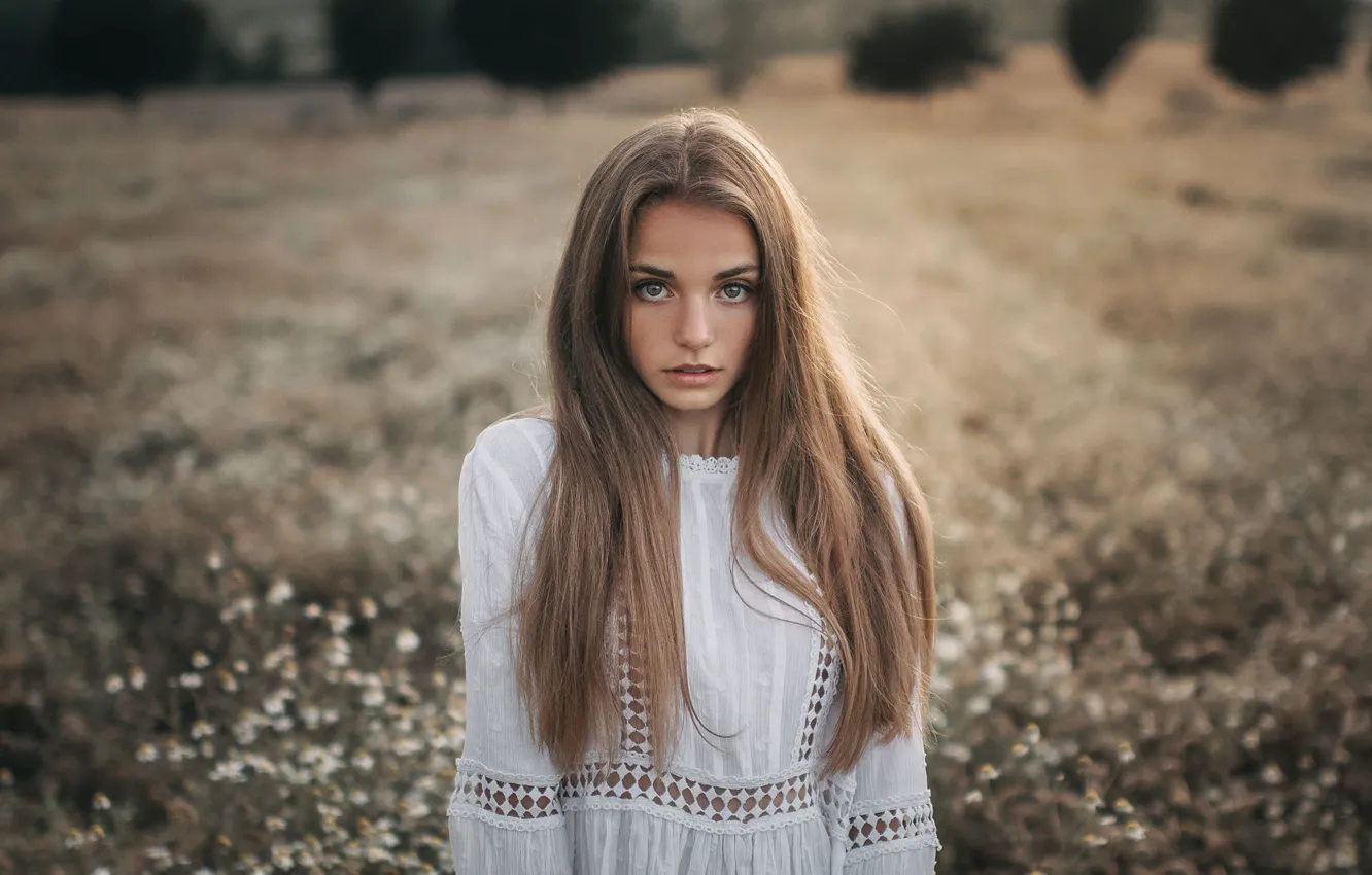 Фото обои взгляд, девушка, природа, луг, длинные волосы, Nela, Jiří Tulach