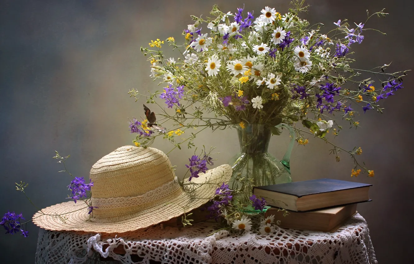 Фото обои лето, книги, ромашки, букет, шляпа