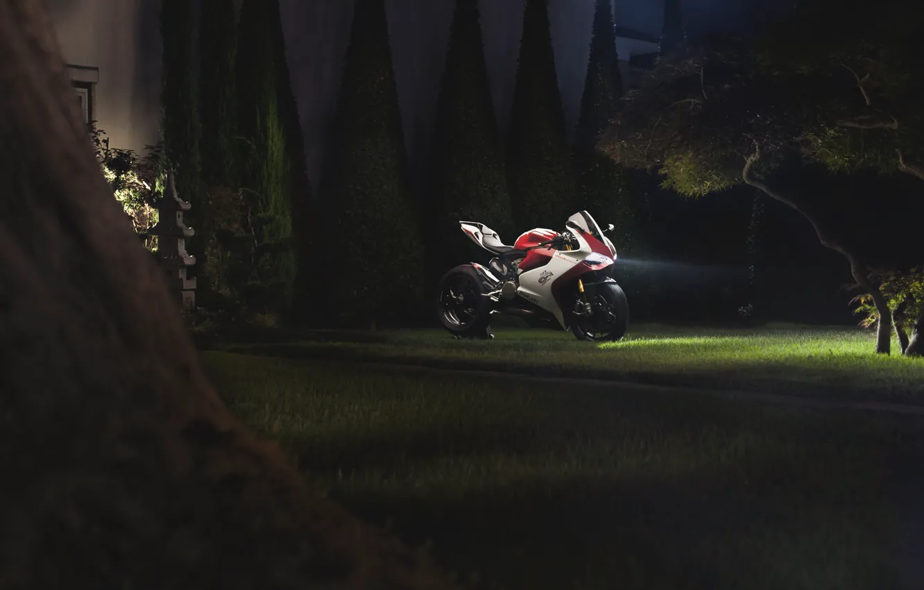 Фото обои white, Ducati, night, Panigale S