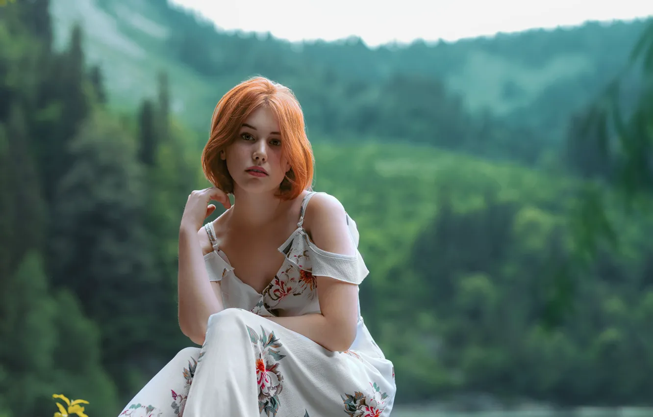 Фото обои лето, девушка, природа, поза, платье, рыжая, плечи, Юрий Захаров
