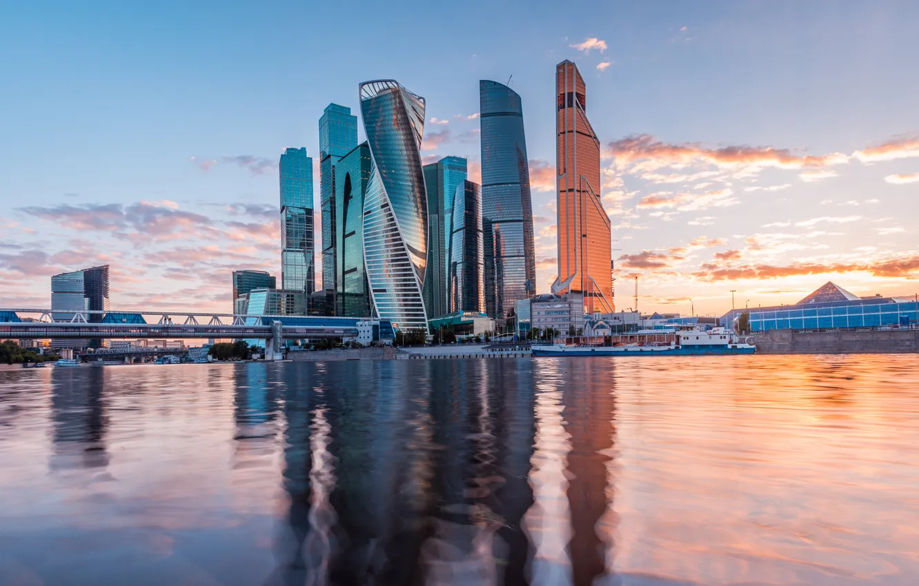 Фото обои ВОДА, НЕБО, РЕКА, ОТРАЖЕНИЕ, РОССИЯ, НЕБОСКРЁБЫ, МОСКВА-СИТИ