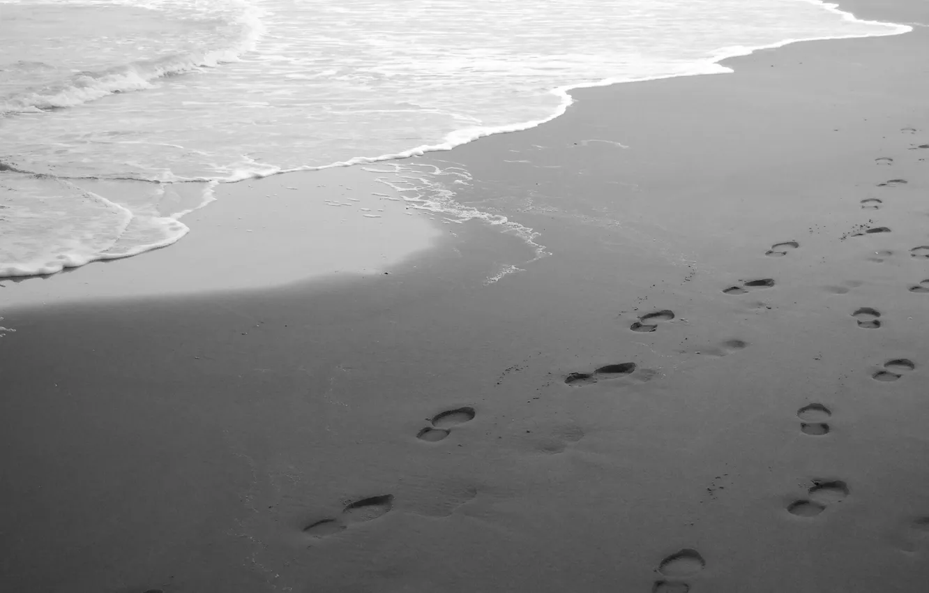 Фото обои песок, море, волны, пляж, вода, следы, природа, берег