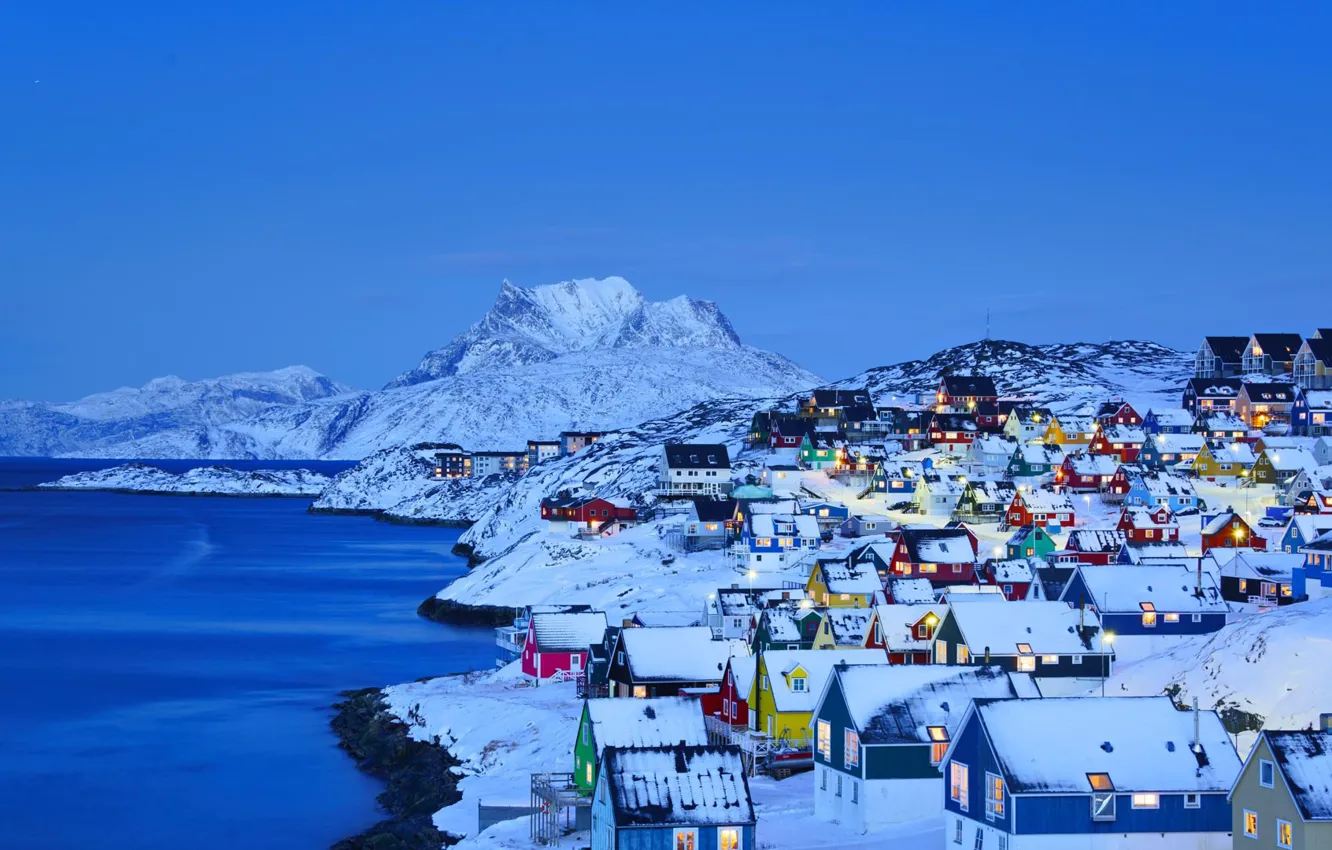 Фото обои зима, море, снег, горы, огни, дома, Гренландия, Нуук
