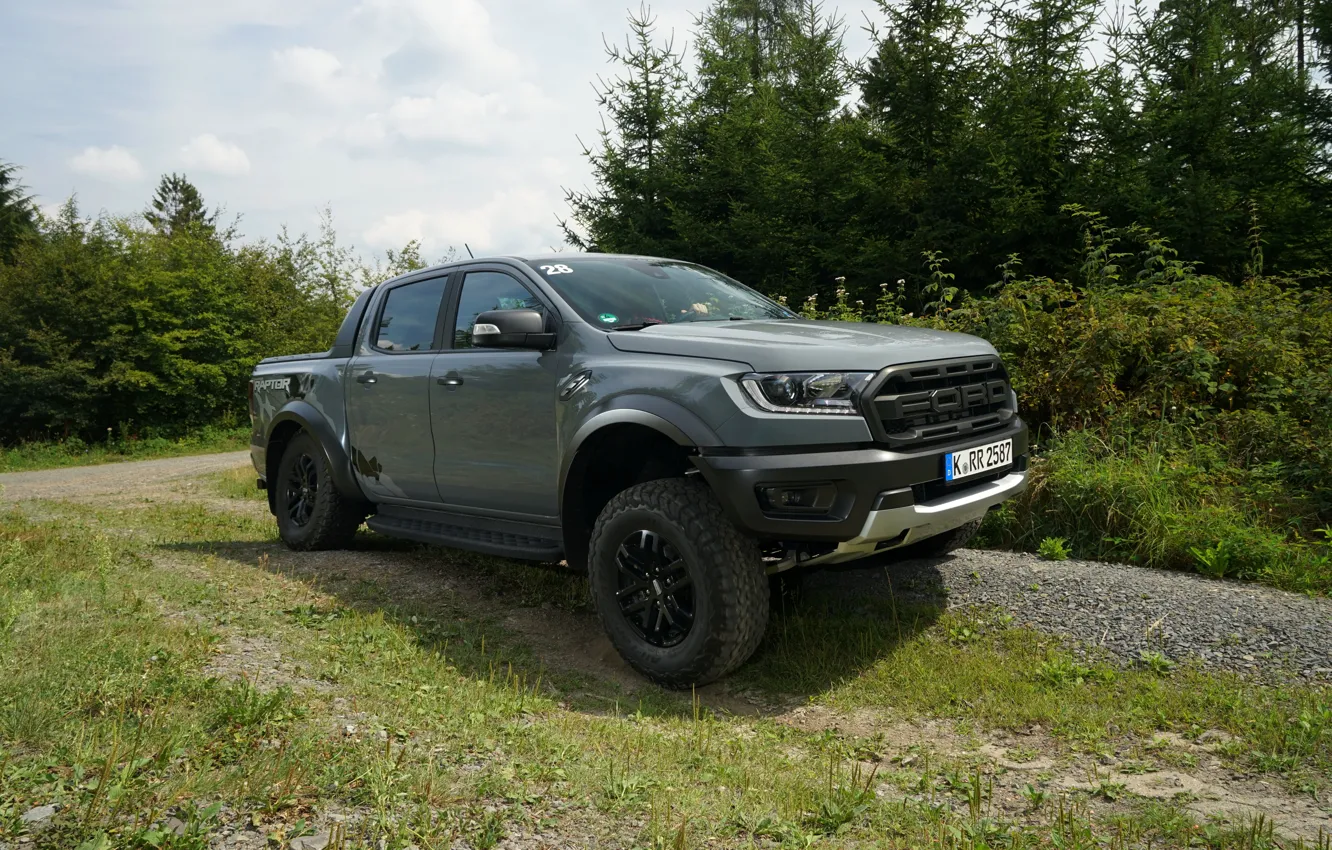 Фото обои дорога, поле, серый, Ford, Raptor, пикап, Ranger, 2019