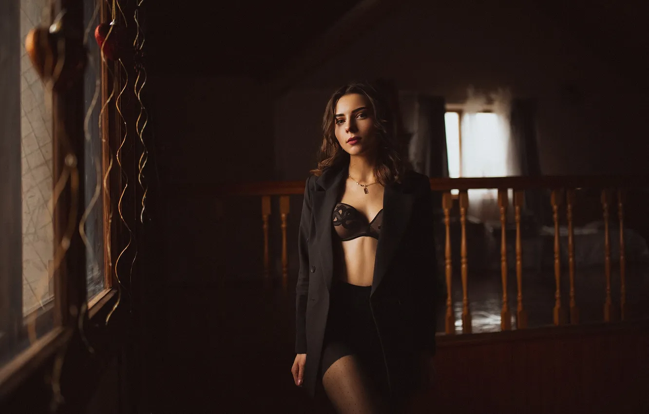 Фото обои девушка, model, women, window, blazer, brunette, black bra, makeup
