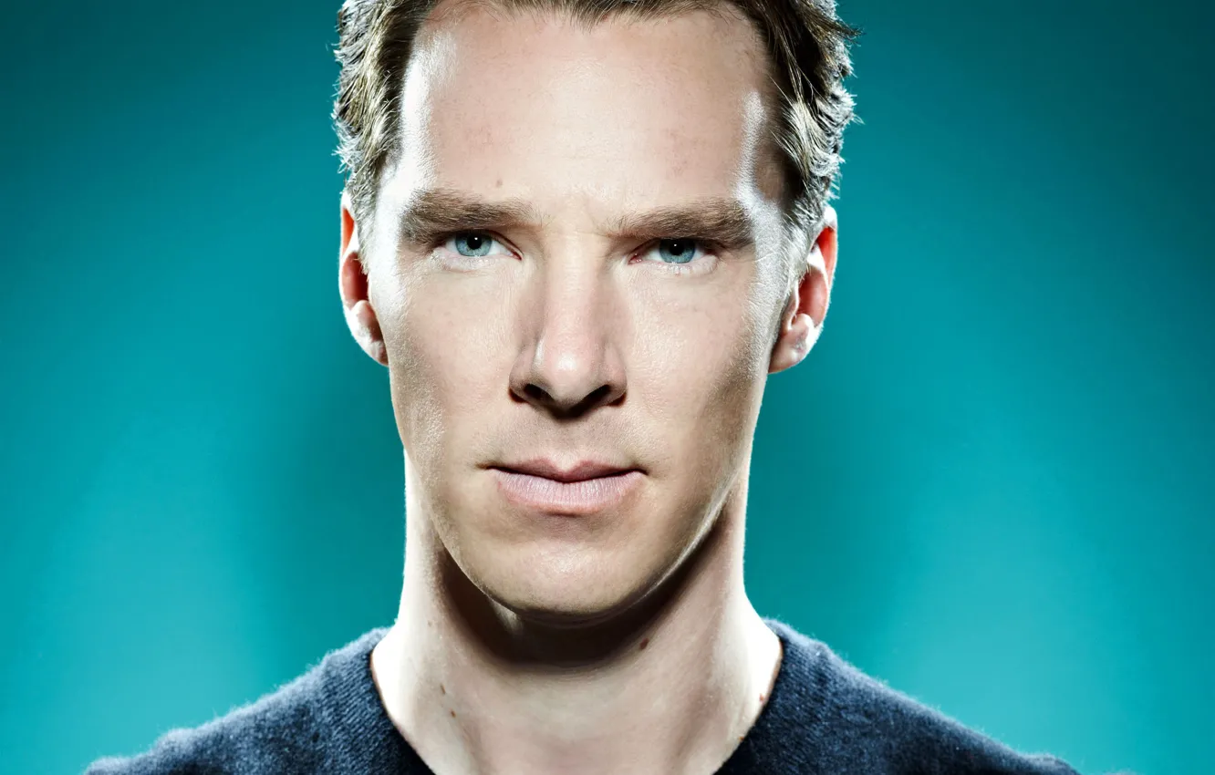 Фото обои взгляд, портрет, мужчина, голубой фон, красавчик, Бенедикт Камбербэтч, Benedict Cumberbatch, Британский актёр
