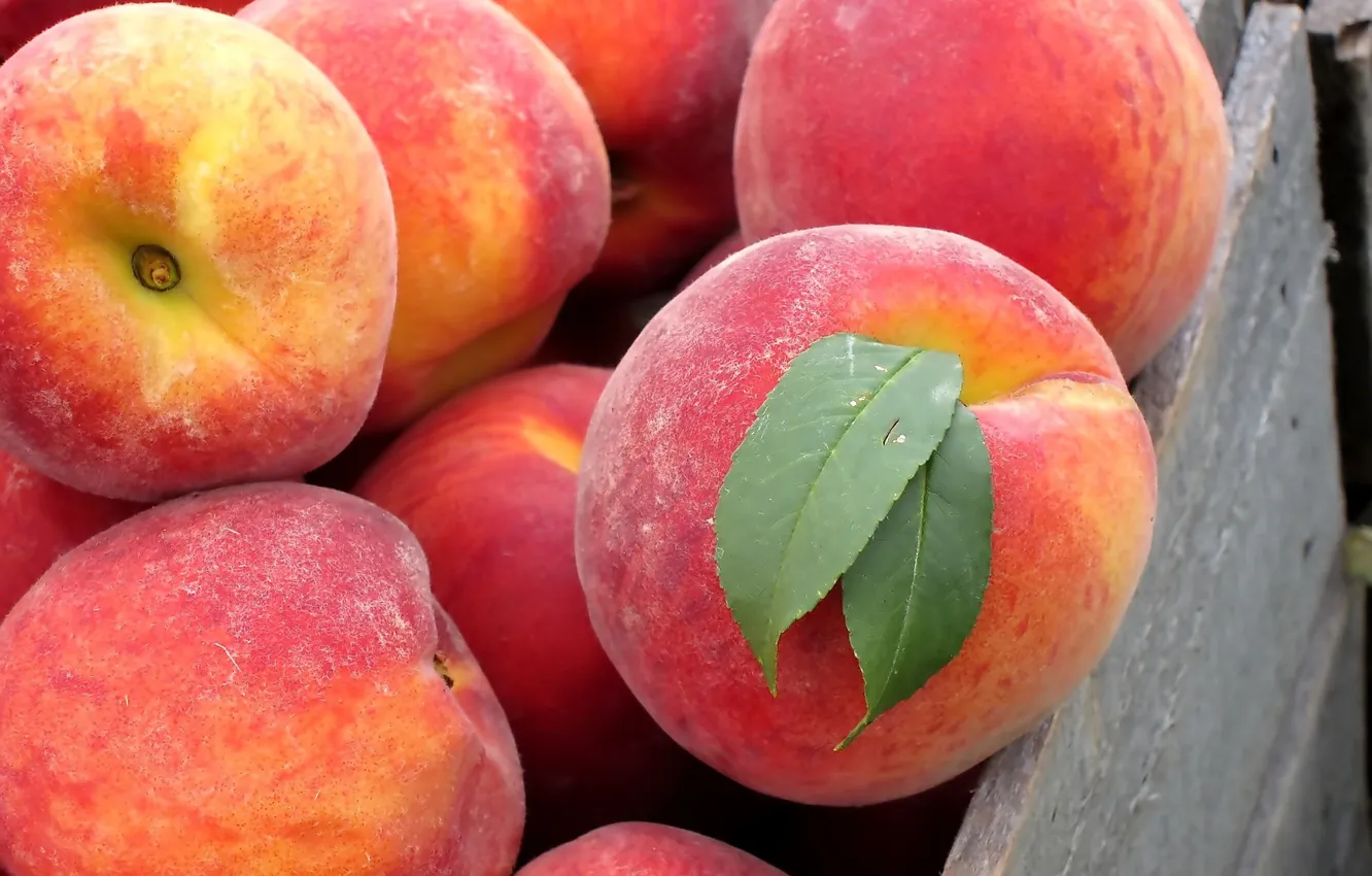 Фото обои плоды, ящик, персики