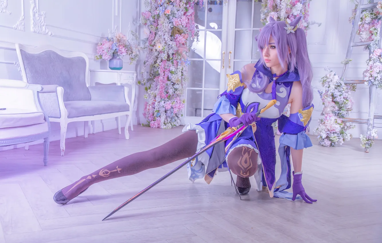 Фото обои девушка, игра, меч, костюм, героиня, косплей, cosplay, genshin
