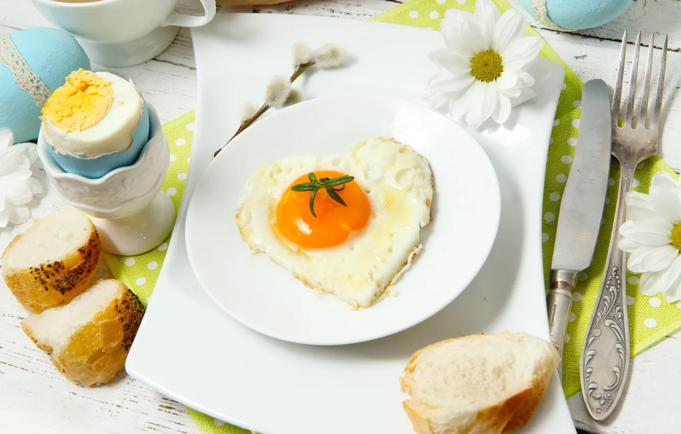 Фото обои цветы, завтрак, хлеб, flowers, bread, Breakfast, fried eggs, жаренная яичница